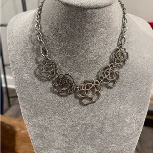 Chic Silver Rose Necklace
